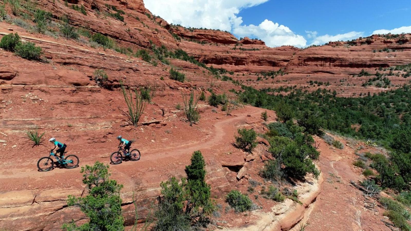 Red Rock Escape - Cozy King Bed & Gardens, Trails, Views, Red Rock Pass *